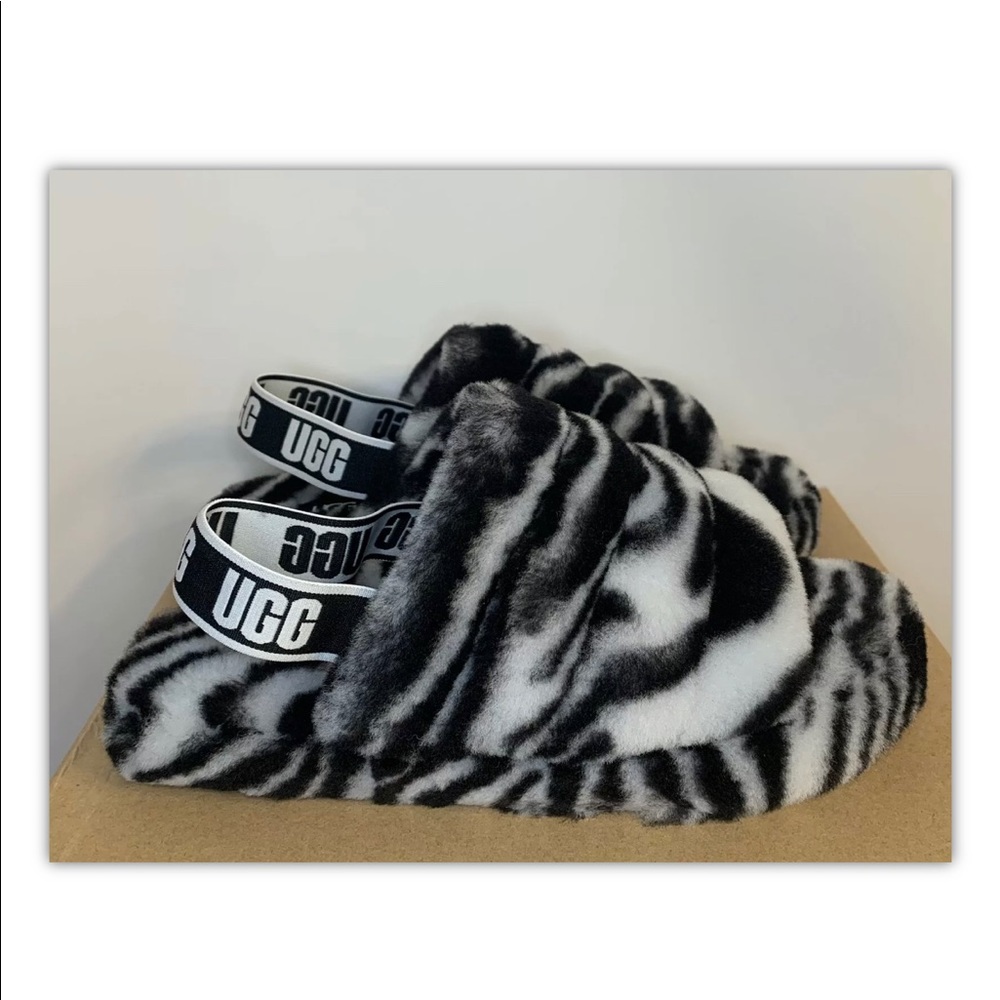 Brand New Ugg Fluff Yeah Fur Slides Youth Size 5/Women’s Size 6.5 - 7